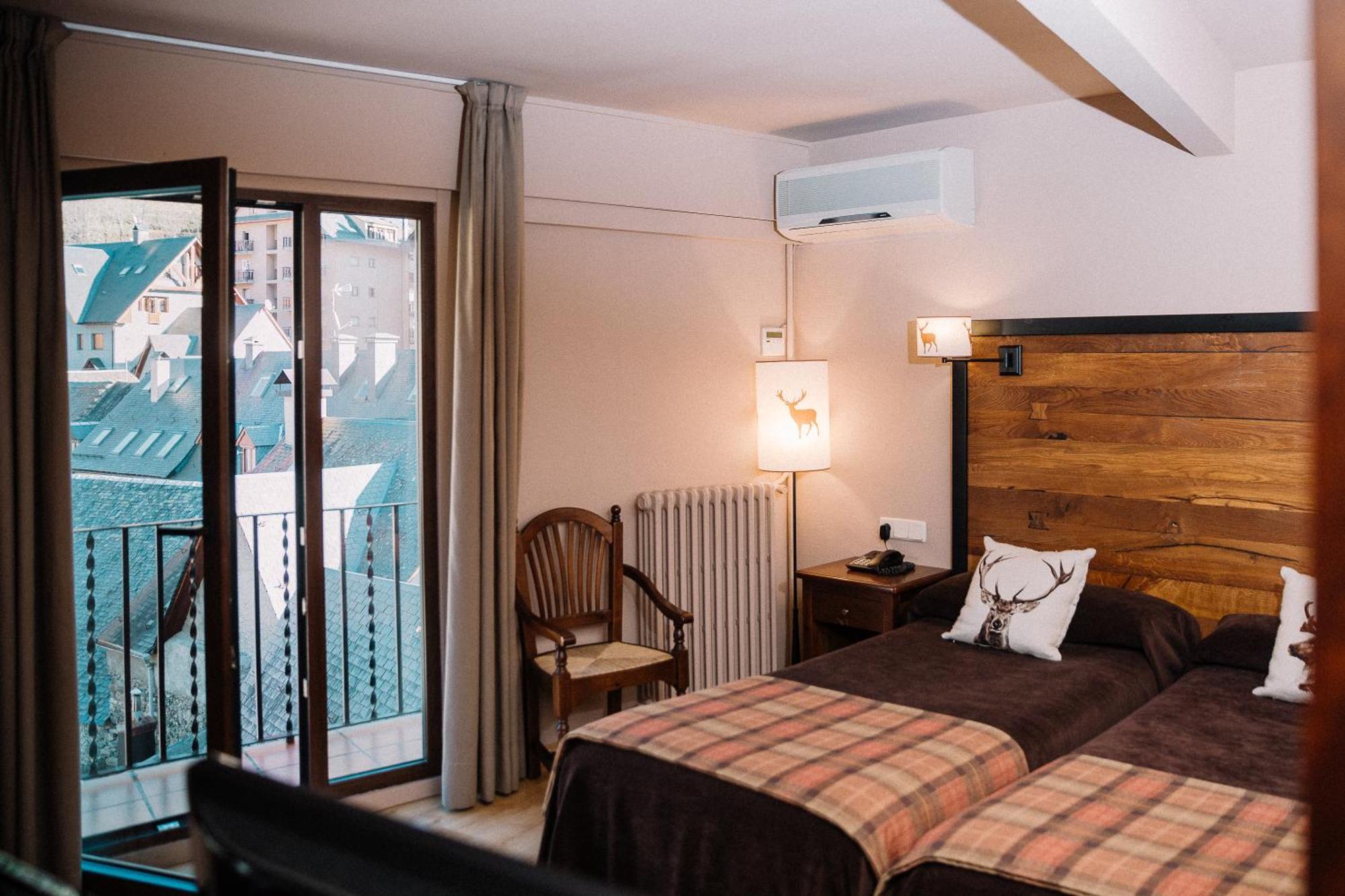 Riu Nere Mountain Hotel В'єлья Екстер'єр фото